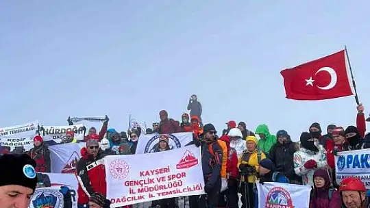 Kazdağları'nda 'Çanakkale Şehitlerini Anma Tırmanışı' düzenlendi