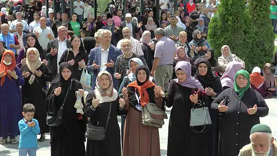Kayserili hacı adayları dualarla uğurlandı