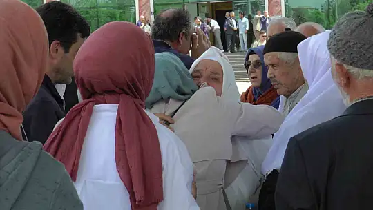 Kayserili hacı adayları dualarla uğurlandı