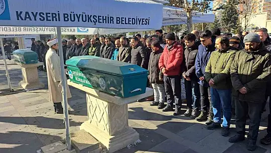 Kayserili öğretmenin ailesi depremde hayatını kaybetti