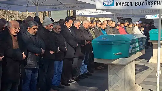 Kayserili öğretmenin ailesi depremde hayatını kaybetti