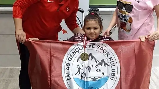 Kayserili yüzücülerden büyük başarı