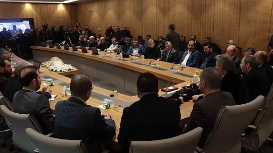 Kayseri'den deprem bölgelerine giden TIR sayısı 600'ü geçti