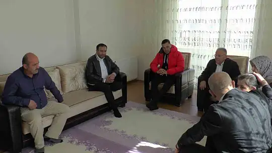 Kayserispor depremzede aileyi ziyaret etti