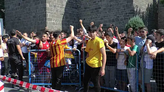 Kayserisporlu futbolculardan imza günü...