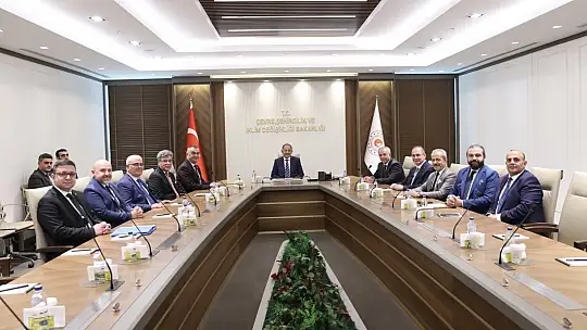 KAYSO yönetiminden Bakan Özhaseki'ye ziyaret