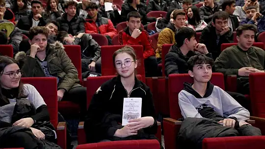 KAYÜ Rektörü Karamustafa, lise öğrencileriyle söyleşi etkinliğinde buluştu