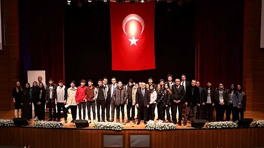 KAYÜ Rektörü Karamustafa, lise öğrencileriyle söyleşi etkinliğinde buluştu