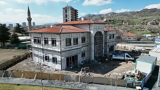 Melikgazi Belediyesi'nin inşaatına devam ettiği kütüphanede sona gelindi