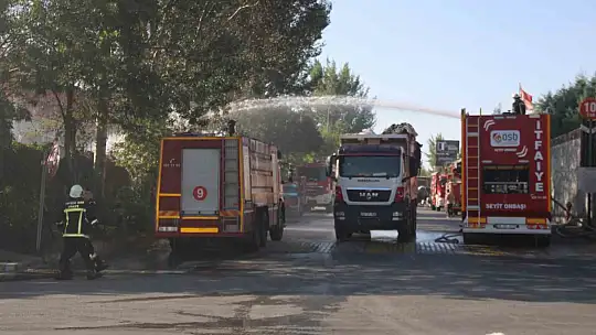 Keçe üretimi yapan fabrikada korkutan yangın