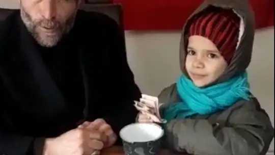 Kendiler küçük yürekleri kocaman