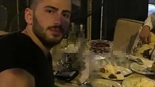 Kendini avukat olarak tanıtan kişiyi bıçakla öldürdü, ağaçlık alana kaçıp tabancayla intihar etti