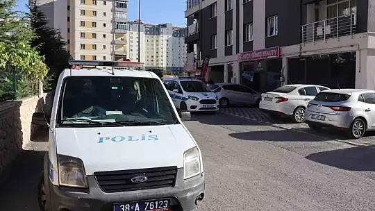 Kayseri'de kiracının bıraktığı evden kilolarca çöp çıktı!