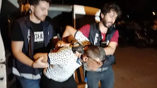 Kıskançlık krizine girdi, sevgilisini defalarca bıçaklayarak ağır yaraladı