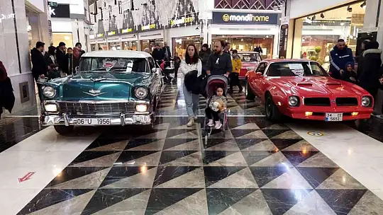 Klasik tutkunları modern KUMSMALL'da buluştu