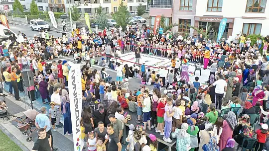 Çolakbayrakdar 'Çocuk gülerse dünya güler'