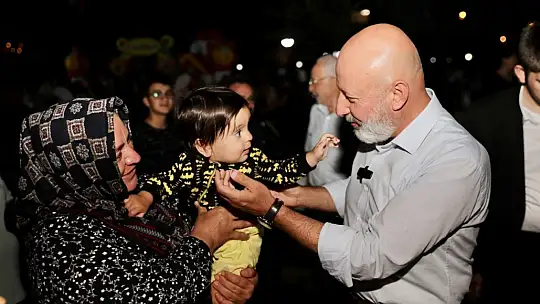 Çolakbayrakdar 'Çocuk gülerse dünya güler'