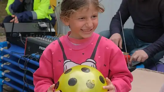 Kocasinan'dan kardeş belediye Türkoğlu'nda çocuklar için sokak şenliği düzenlendi