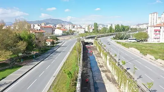Çolakbayrakdar, 'Vatandaşlara daha hijyenik bir ortam sağlıyoruz'