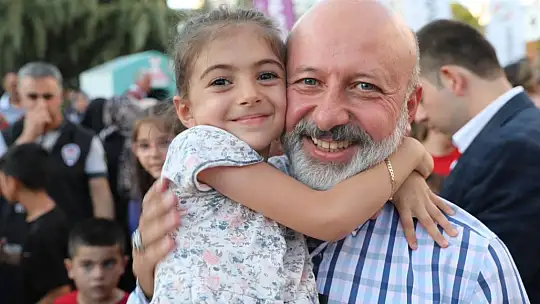 Çocukların Başkan Amca sevgisi!