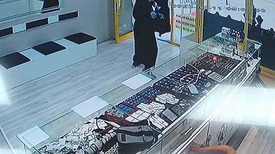 Komedi filmi gibi...