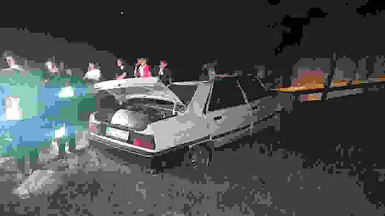 Köpeğe çarpmamak isterken 5 metrelik istinat duvarından uçtu