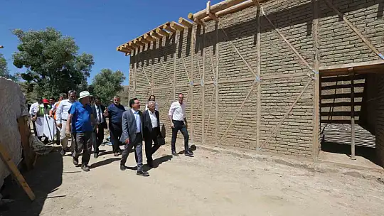 Vali Çiçek Kültepe Müzesi'ni yerinde inceledi