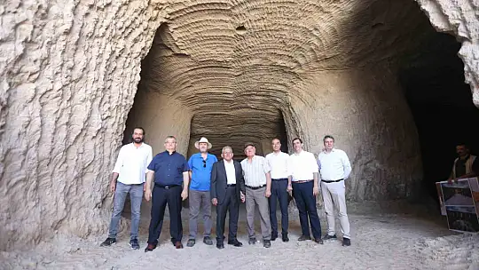 Vali Çiçek Kültepe Müzesi'ni yerinde inceledi