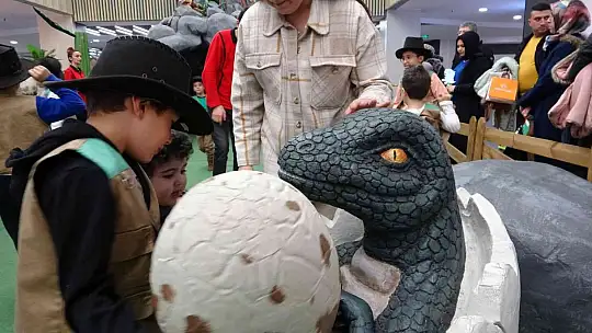 KUMSMALL'da çocuklar doyasıya eğlendi, büyükler alışveriş yaptı