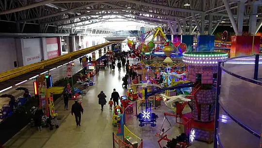 KUMSMALL'da çocuklar doyasıya eğlendi, büyükler alışveriş yaptı