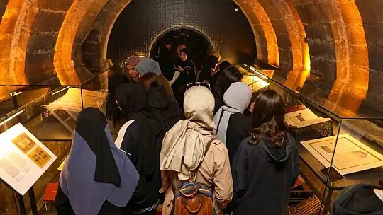 Kur'an Sergisi ziyaretçi akınına uğradı