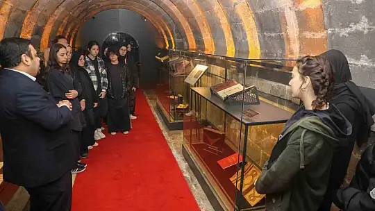 Kur'an Sergisi ziyaretçi akınına uğradı