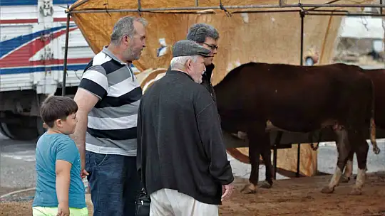 Bayram arefesi sıkı pazarlıklar başladı