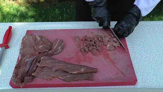 Lezzetli kavurmanın püf noktası az baharat kullanımı