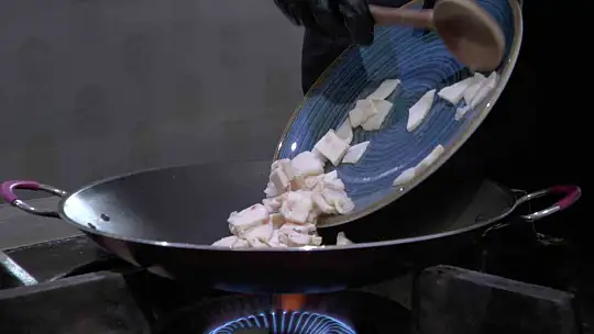 Lezzetli kavurmanın püf noktası az baharat kullanımı