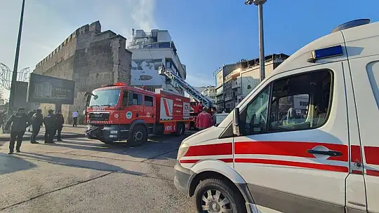 Lokantada yangın çıktı, ekipler seferber oldu