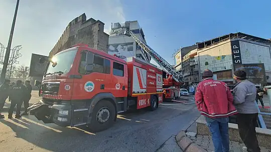 Lokantada yangın çıktı, ekipler seferber oldu
