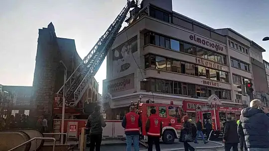 Lokantada yangın çıktı, ekipler seferber oldu