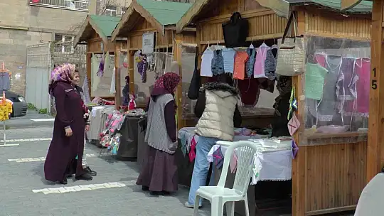 Maharetli Eller pazarı açtı