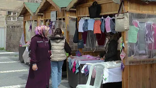 Maharetli Eller pazarı açtı
