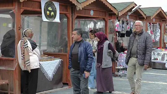 Maharetli Eller pazarı açtı