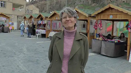 Maharetli Eller pazarı açtı