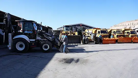 Melikgazi, 99 araç ve 210 personel ile karla mücadele için hazır