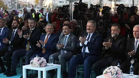 Melikgazi Belediyesi bir mahalleye daha Akıl Küpü Kütüphanesi kazandırdı