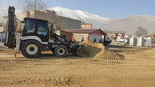 Melikgazi Belediyesi Elbistan'a konteyner çarşı kuruyor