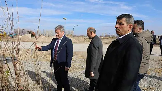 Melikgazi Belediyesi ilçeyi ağaçlandırmada zamandan kazanıyor