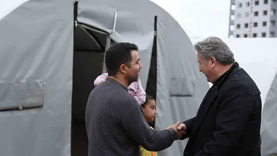 Çin Mahallesi'ndeki Çadırkentte iftar beraberliği