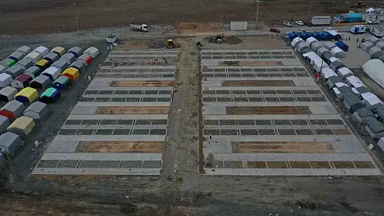 Kayseri'den konteynerler Kahramanmaraş'a yola çıkıyor
