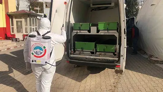 Melikgazi, afet bölgesinde dezenfekte ve ilaçlama çalışması yaptı