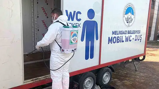 Melikgazi, afet bölgesinde dezenfekte ve ilaçlama çalışması yaptı